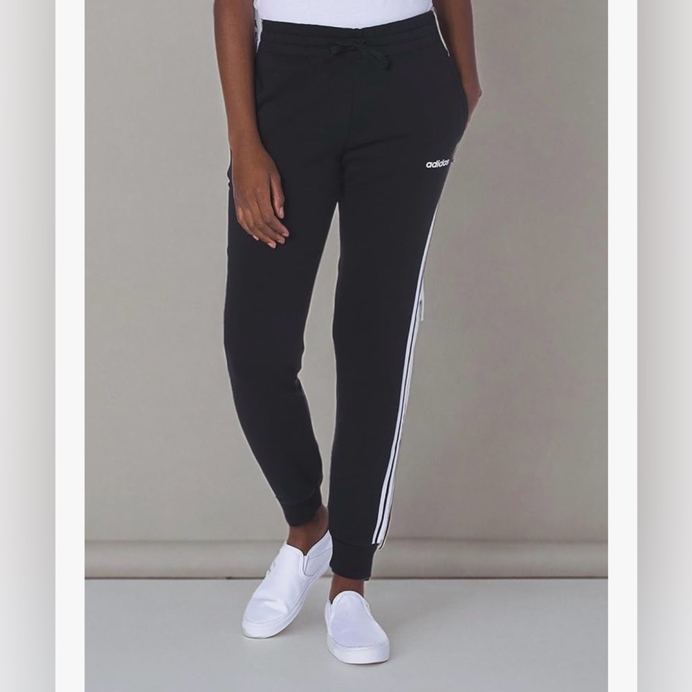ADIDAS Women's Essentials 3-Stripes Fleece Joggers Size Small